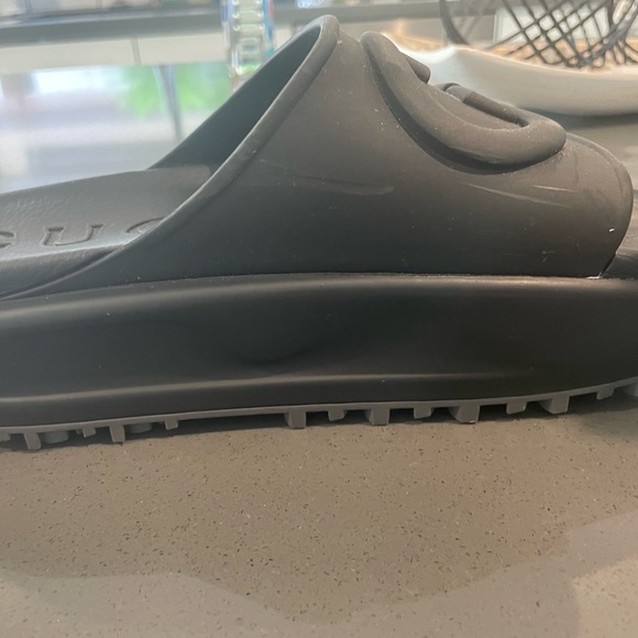 Gucci Black Rubber Slides from my closet. I wore these once no box! Size 38 - Picture 4 of 7
